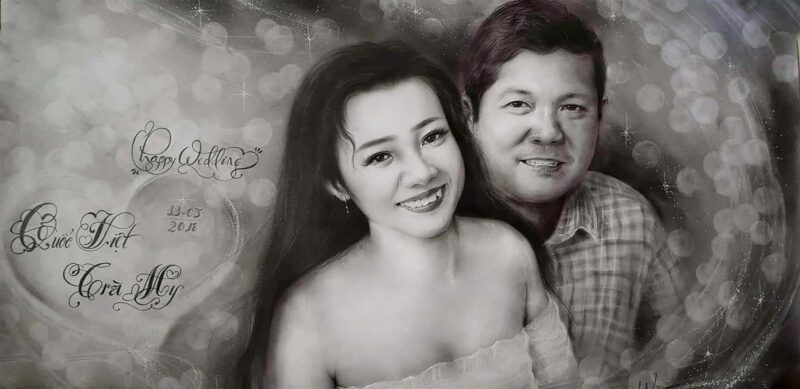 Tranh chân dung truyền thần bé gái với nụ cười trong trẻo.